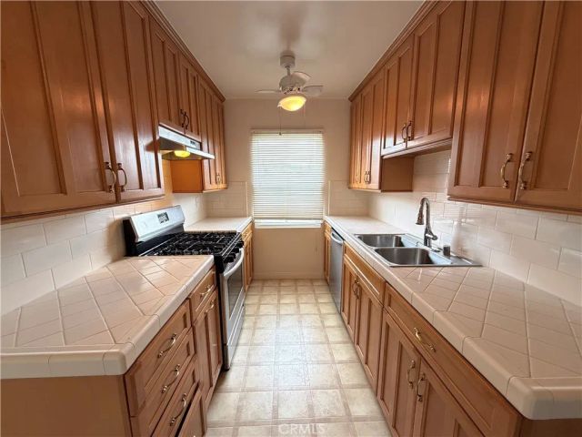 8665 S Chalmers Drive 4, Los Angeles, CA 90035