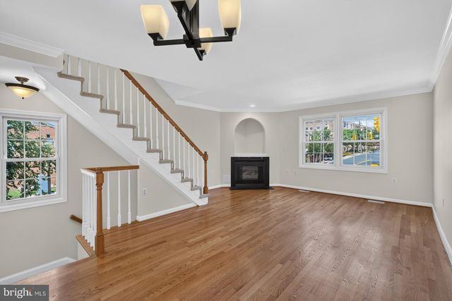 1869 N ADAMS ST, Arlington, VA 22201