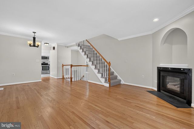 1869 N ADAMS ST, Arlington, VA 22201