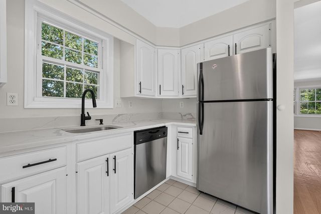 1869 N ADAMS ST, Arlington, VA 22201