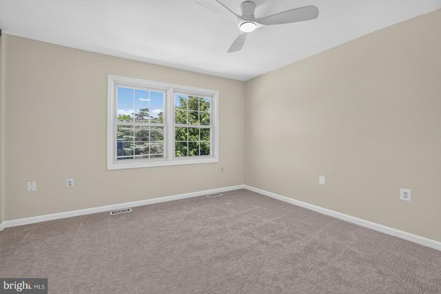 1869 N ADAMS ST, Arlington, VA 22201