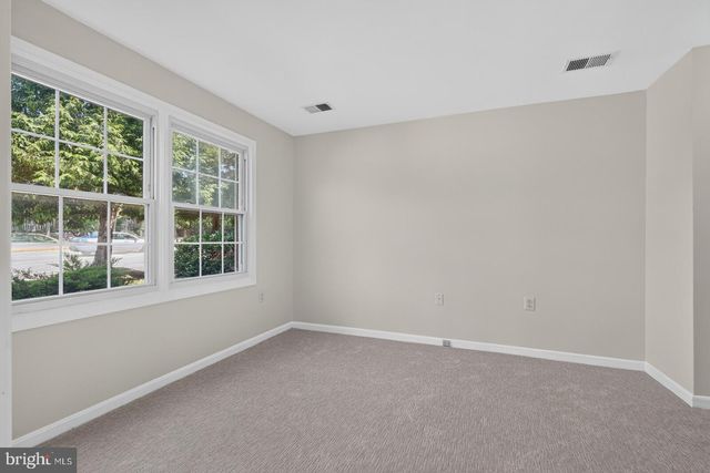 1869 N ADAMS ST, Arlington, VA 22201