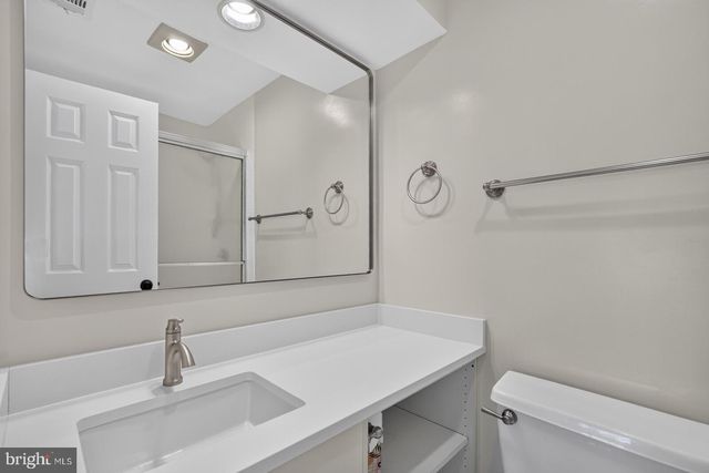 1869 N ADAMS ST, Arlington, VA 22201