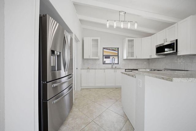 2524 Nassau Lane, Fort Lauderdale, FL 33312