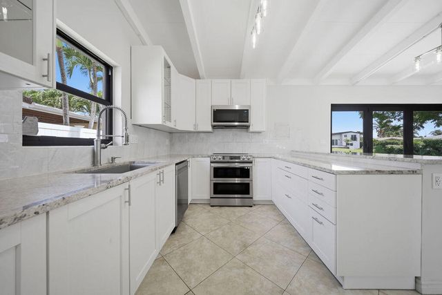 2524 Nassau Lane, Fort Lauderdale, FL 33312