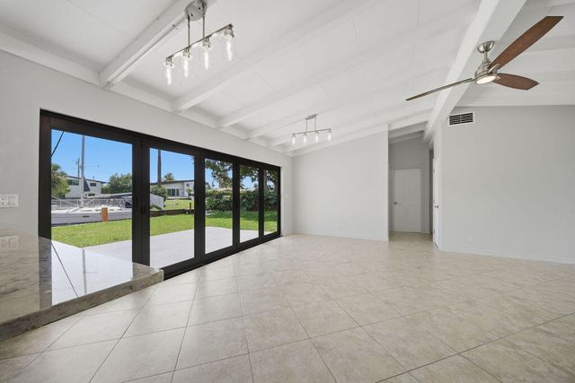 2524 Nassau Lane, Fort Lauderdale, FL 33312