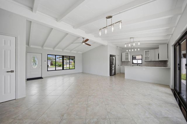 2524 Nassau Lane, Fort Lauderdale, FL 33312