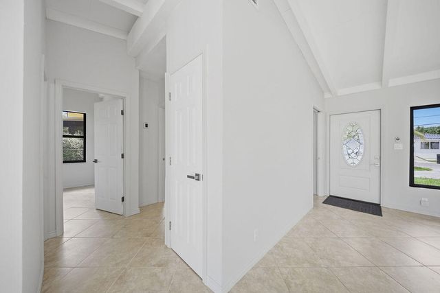 2524 Nassau Lane, Fort Lauderdale, FL 33312