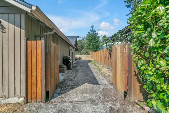 11225 108th Street Ct SW, Tacoma, WA 98498