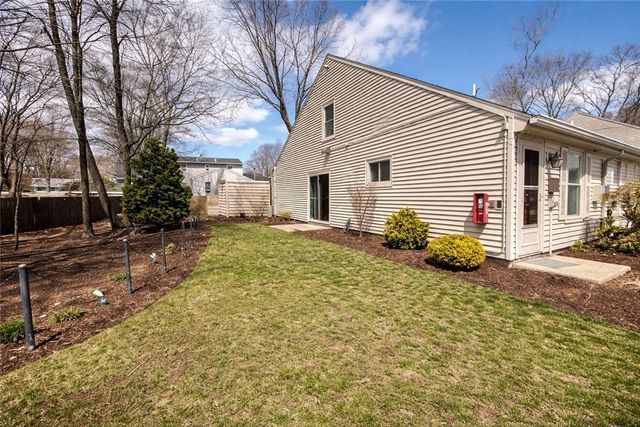 565 Smithfield Road D8, North Providence, RI 02904