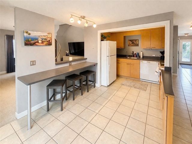 565 Smithfield Road D8, North Providence, RI 02904