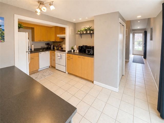 565 Smithfield Road D8, North Providence, RI 02904