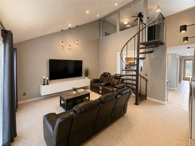 565 Smithfield Road D8, North Providence, RI 02904