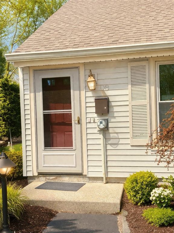 565 Smithfield Road D8, North Providence, RI 02904