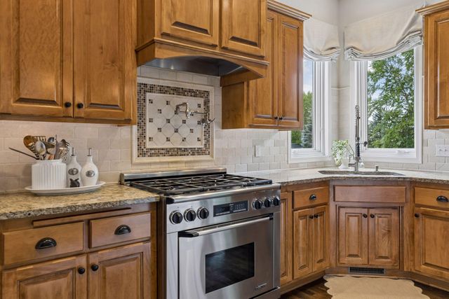 17853 76th Avenue N, Maple Grove, MN 55311