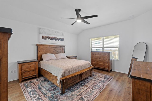 105 Perfect World LOOP, Jarrell, TX 76537