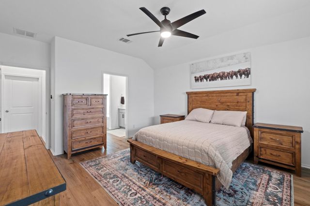 105 Perfect World LOOP, Jarrell, TX 76537