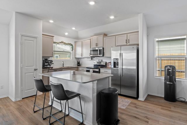 105 Perfect World LOOP, Jarrell, TX 76537