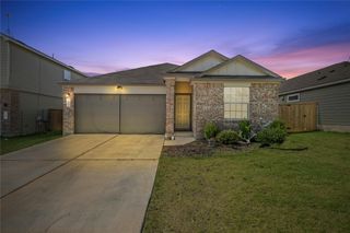 105 Perfect World LOOP, Jarrell, TX 76537