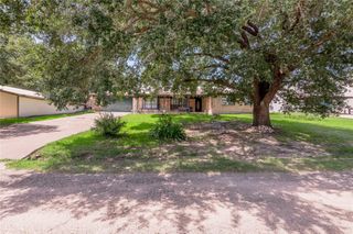 100 W Lakeview Drive, Point Blank, TX 77364