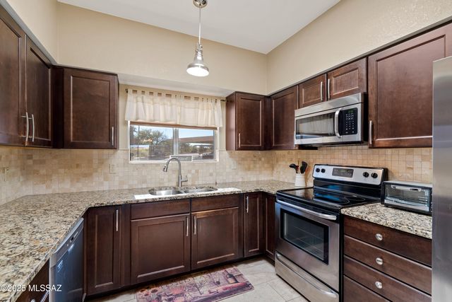 1754 W Camino Estelar, Green Valley, AZ 85622