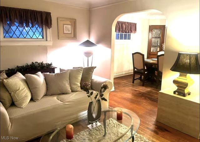 1156 Quilliams Road, Cleveland, OH 44121