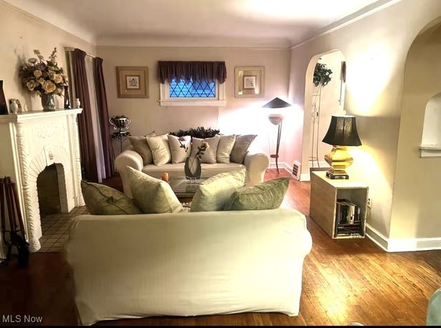 1156 Quilliams Road, Cleveland, OH 44121