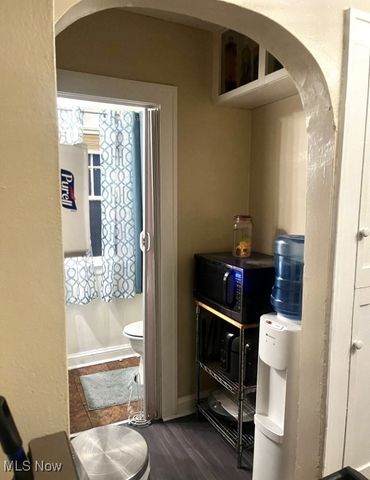 1156 Quilliams Road, Cleveland, OH 44121