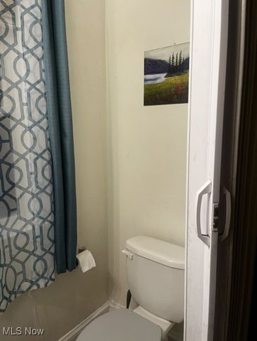 1156 Quilliams Road, Cleveland, OH 44121