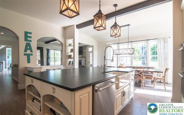 715 Arrowhead Lane, Upper Macungie Twp, PA 18031
