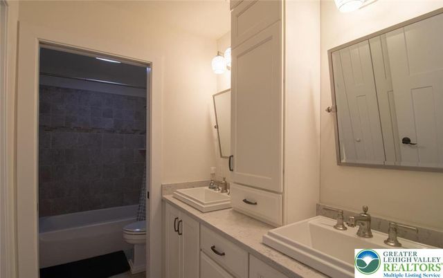 715 Arrowhead Lane, Upper Macungie Twp, PA 18031