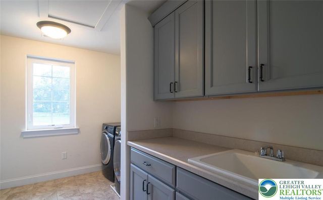 715 Arrowhead Lane, Upper Macungie Twp, PA 18031