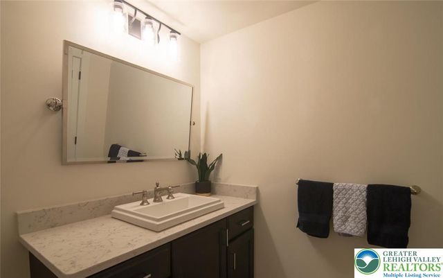 715 Arrowhead Lane, Upper Macungie Twp, PA 18031