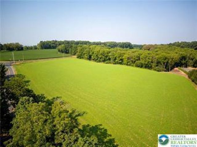 715 Arrowhead Lane, Upper Macungie Twp, PA 18031