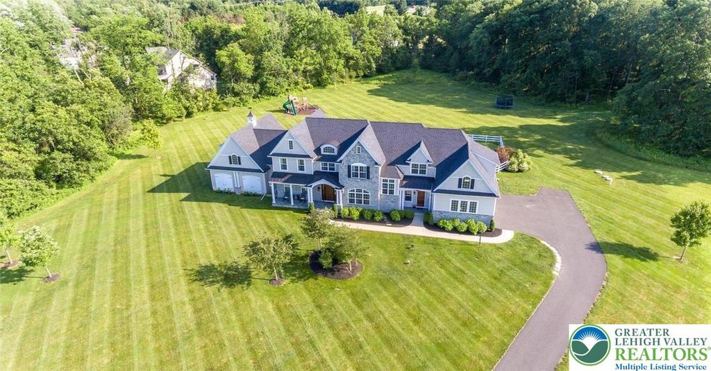 715 Arrowhead Lane, Upper Macungie Twp, PA 18031