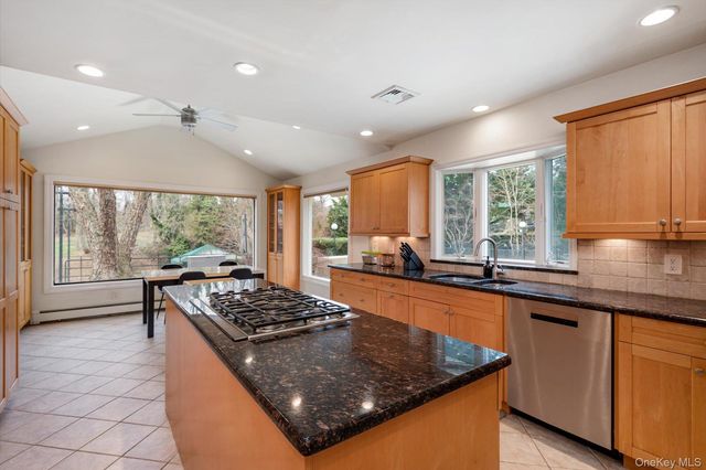 8 Astro Place, Dix Hills, NY 11746