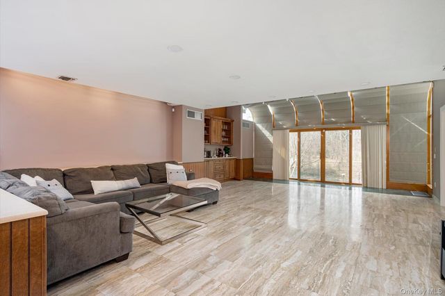 8 Astro Place, Dix Hills, NY 11746
