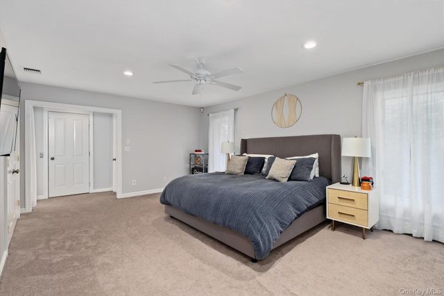8 Astro Place, Dix Hills, NY 11746