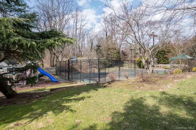 8 Astro Place, Dix Hills, NY 11746