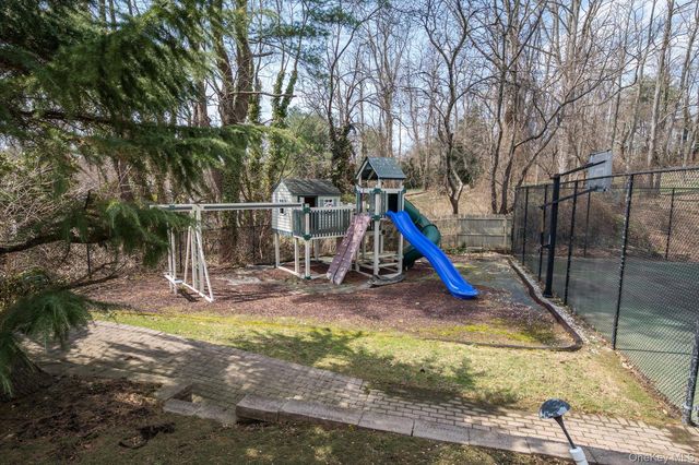 8 Astro Place, Dix Hills, NY 11746