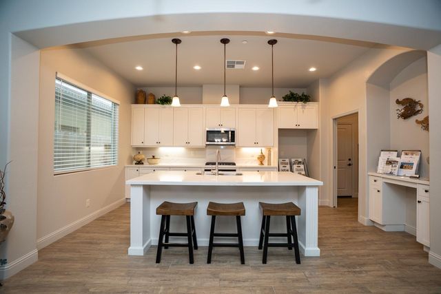 8683 N Verona Way, Hilmar, CA 95324