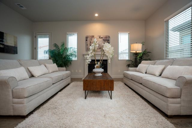 8683 N Verona Way, Hilmar, CA 95324