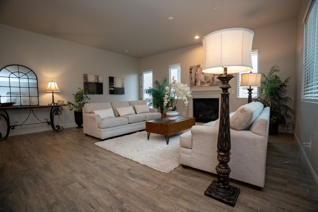 8683 N Verona Way, Hilmar, CA 95324