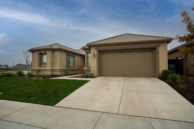 8683 N Verona Way, Hilmar, CA 95324