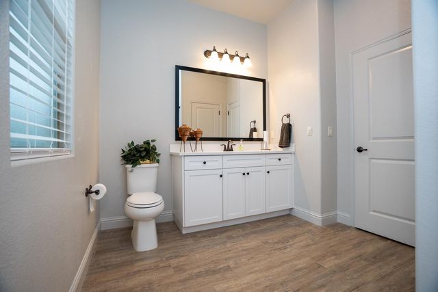 8683 N Verona Way, Hilmar, CA 95324