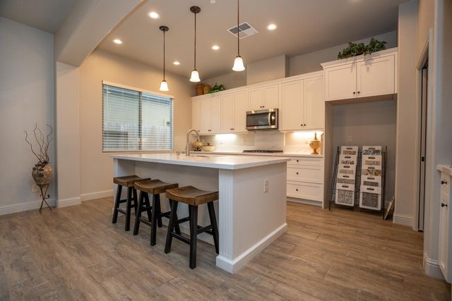 8683 N Verona Way, Hilmar, CA 95324