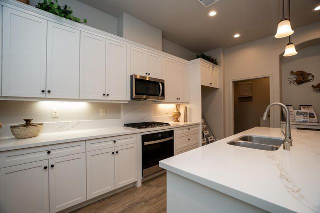 8683 N Verona Way, Hilmar, CA 95324