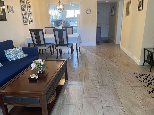 2566 S Garden Drive 108, Lake Worth, FL 33461