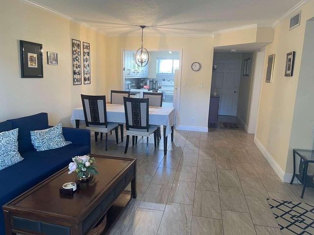 2566 S Garden Drive 108, Lake Worth, FL 33461