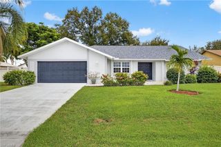 623 SE 9th PL, Cape Coral, FL 33990